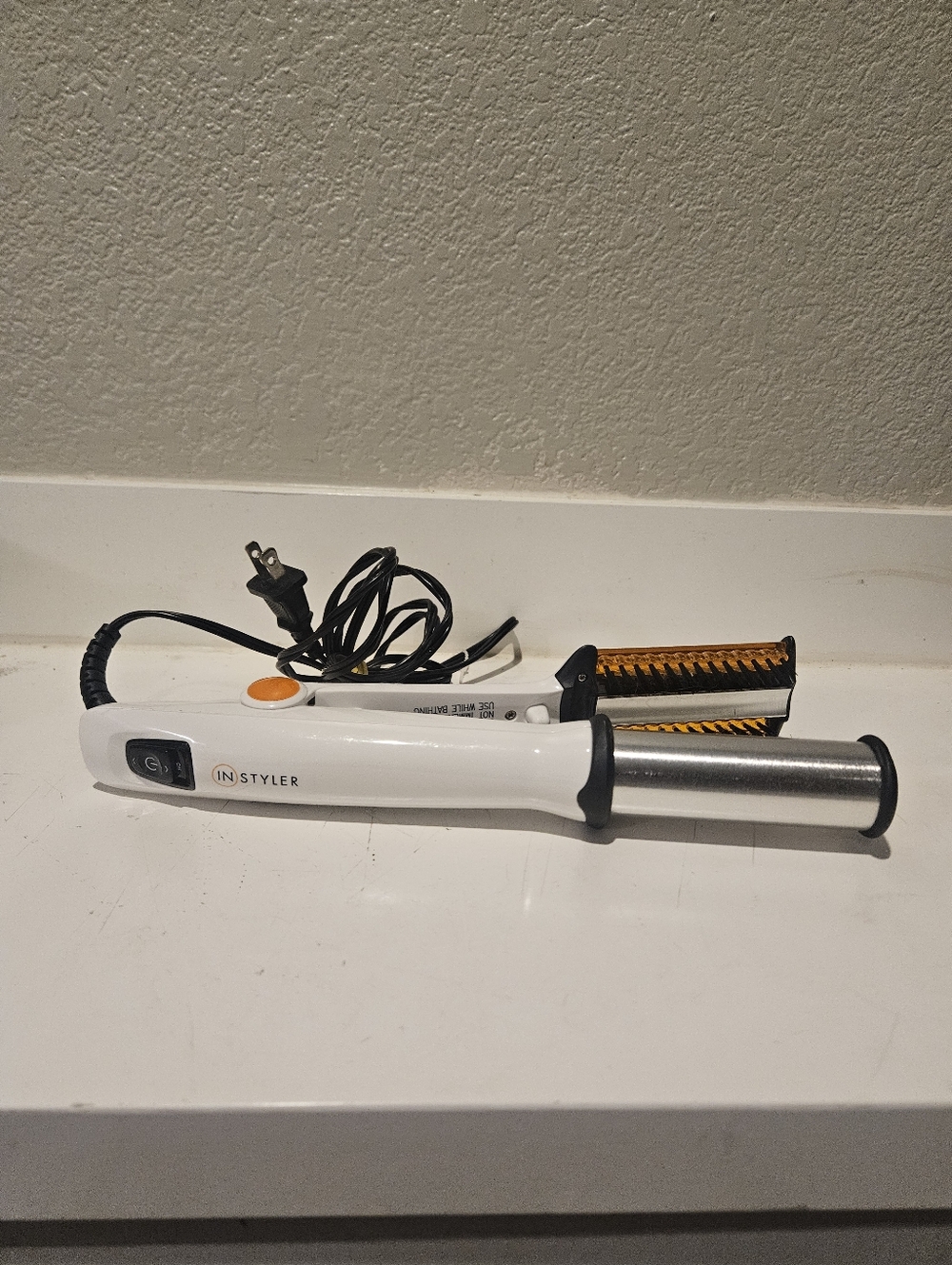 Instyler Rotating Hair Straightener Curler Iron ISE1001.1 1 1/4" Barrel